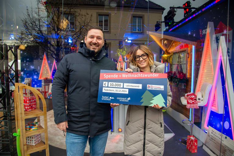 Weihnachtswunder-Spendenscheck